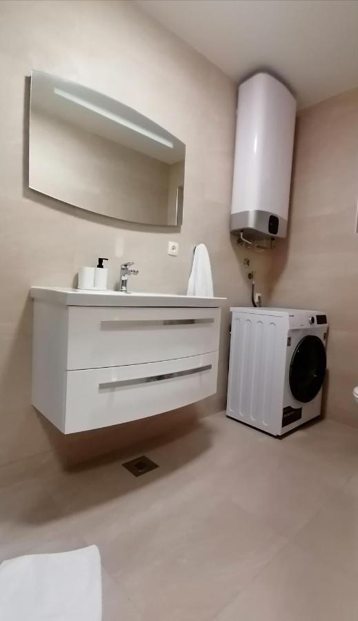 L & L Apartmani بول المظهر الخارجي الصورة