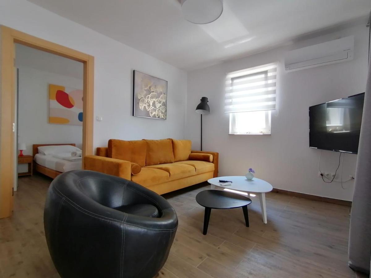 L & L Apartmani بول المظهر الخارجي الصورة