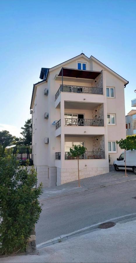 L & L Apartmani بول المظهر الخارجي الصورة