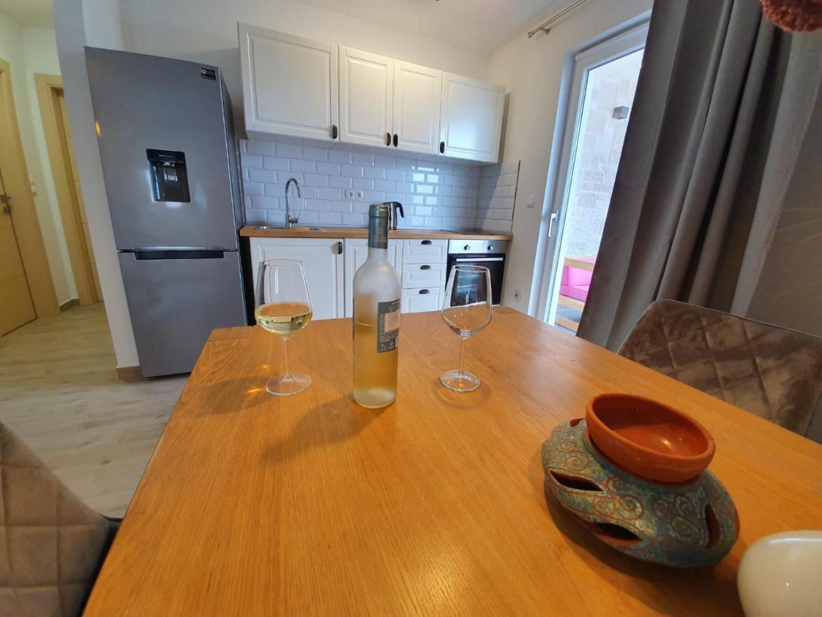L & L Apartmani بول المظهر الخارجي الصورة